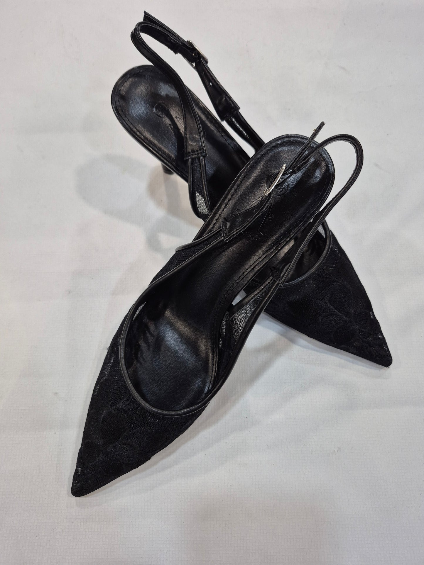 Escarpins Slingback Brodés Élégants – Noir & Doré | Talon 8 cm | Tailles 36–41