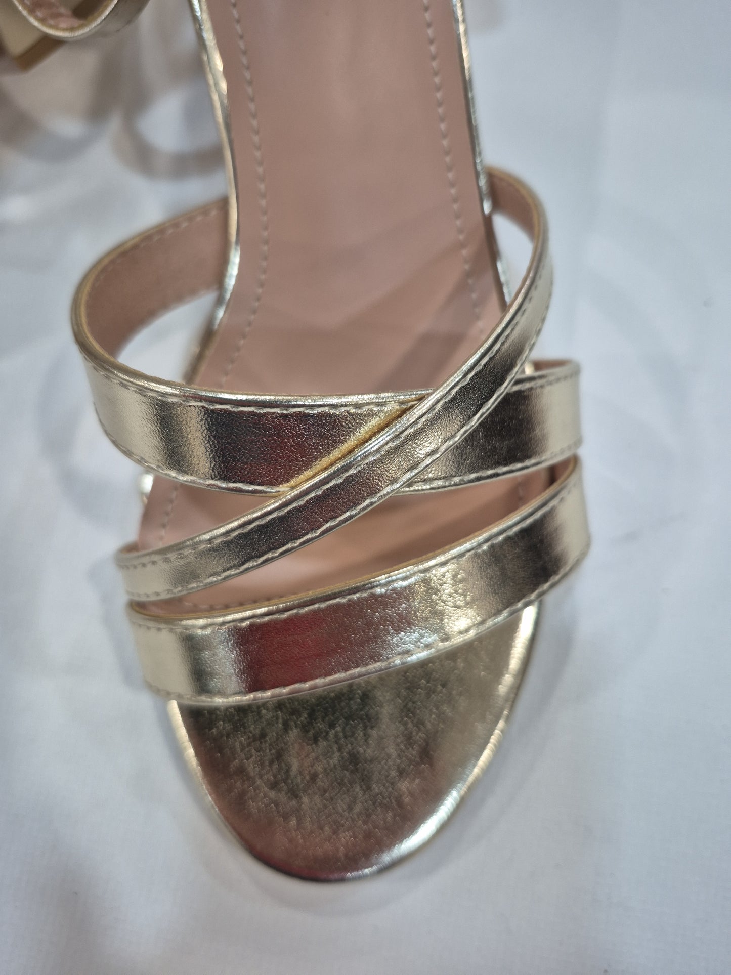 Sandales Élégantes Dorées à Talon – 6 cm (EU 41–44)