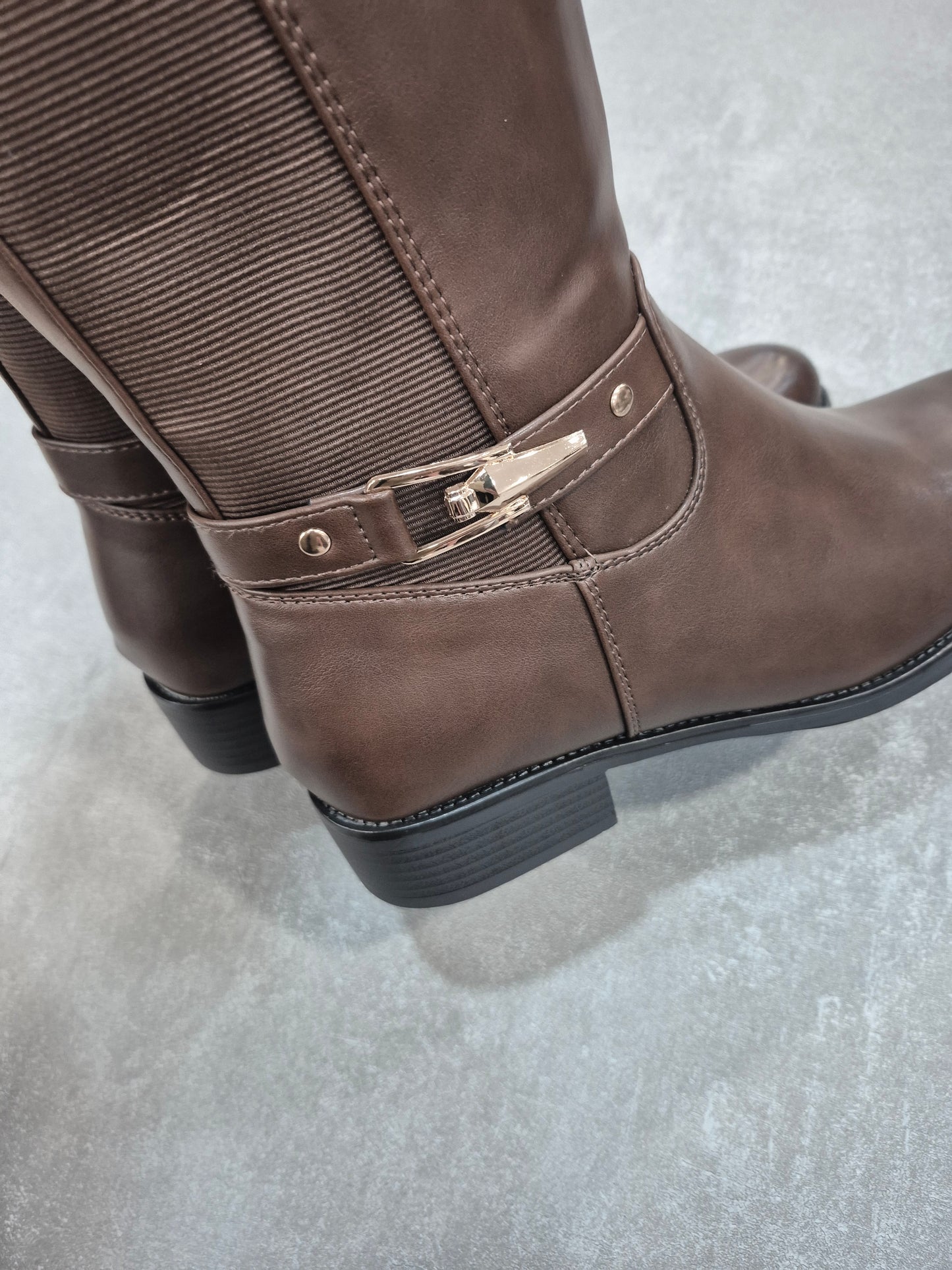 Bottes similicuir marron pour femmes
